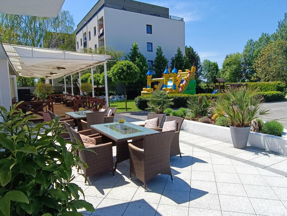 Hotel Korekt Piest'any Eksteriør bilde
